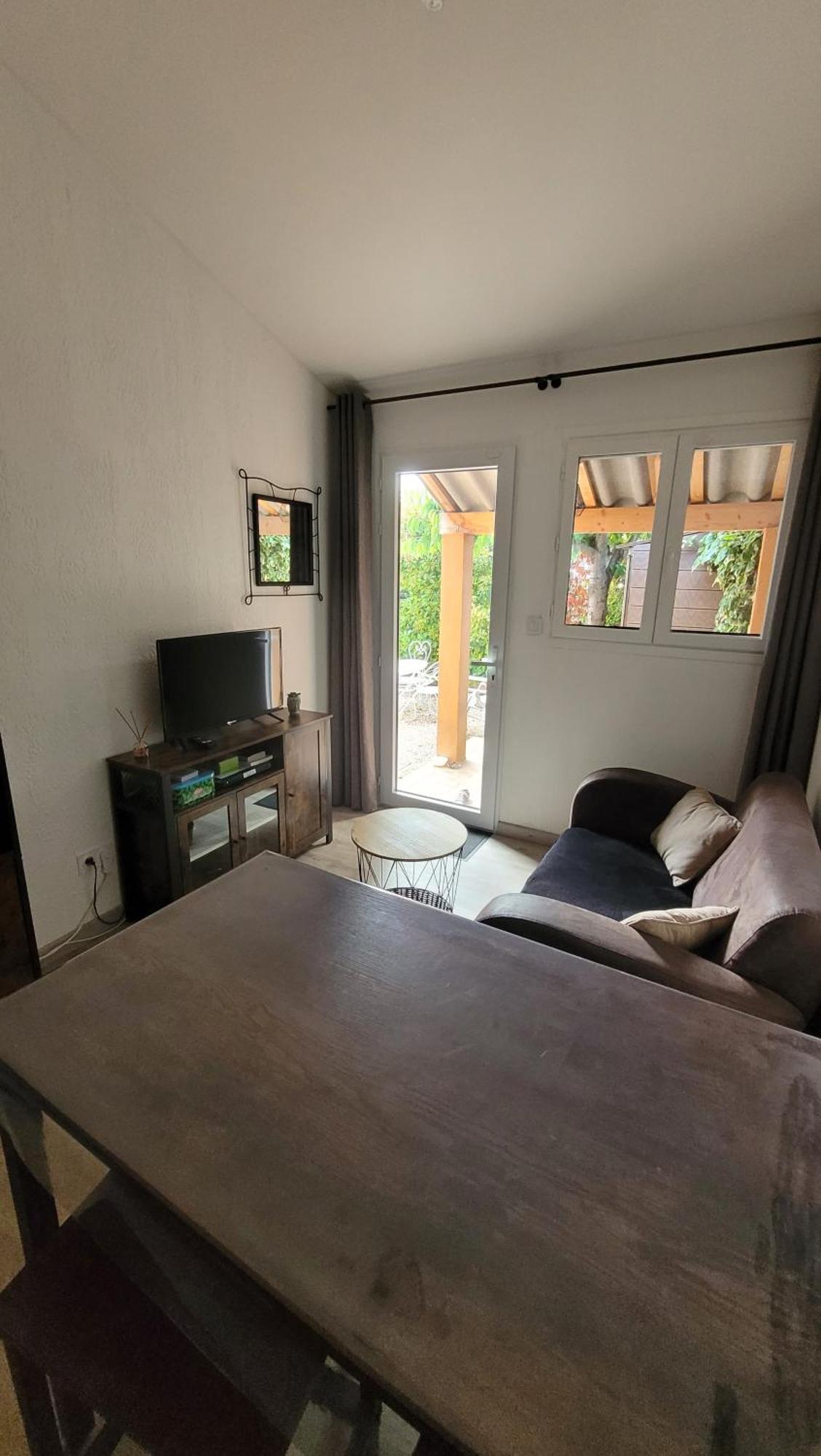 Le Petit Chez Nous Gite Climatise Jardin Pignans Bagian luar foto