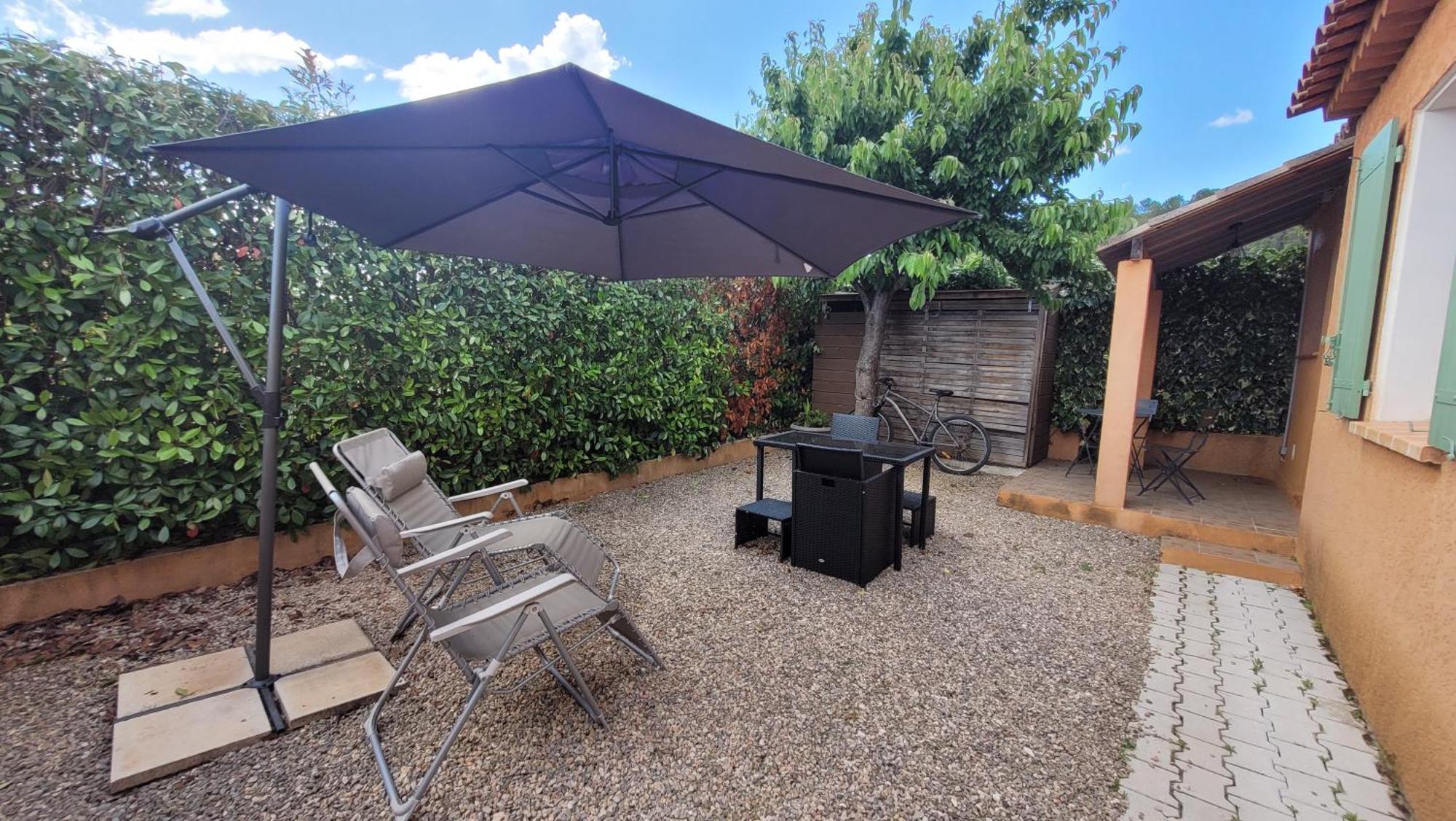 Le Petit Chez Nous Gite Climatise Jardin Pignans Bagian luar foto