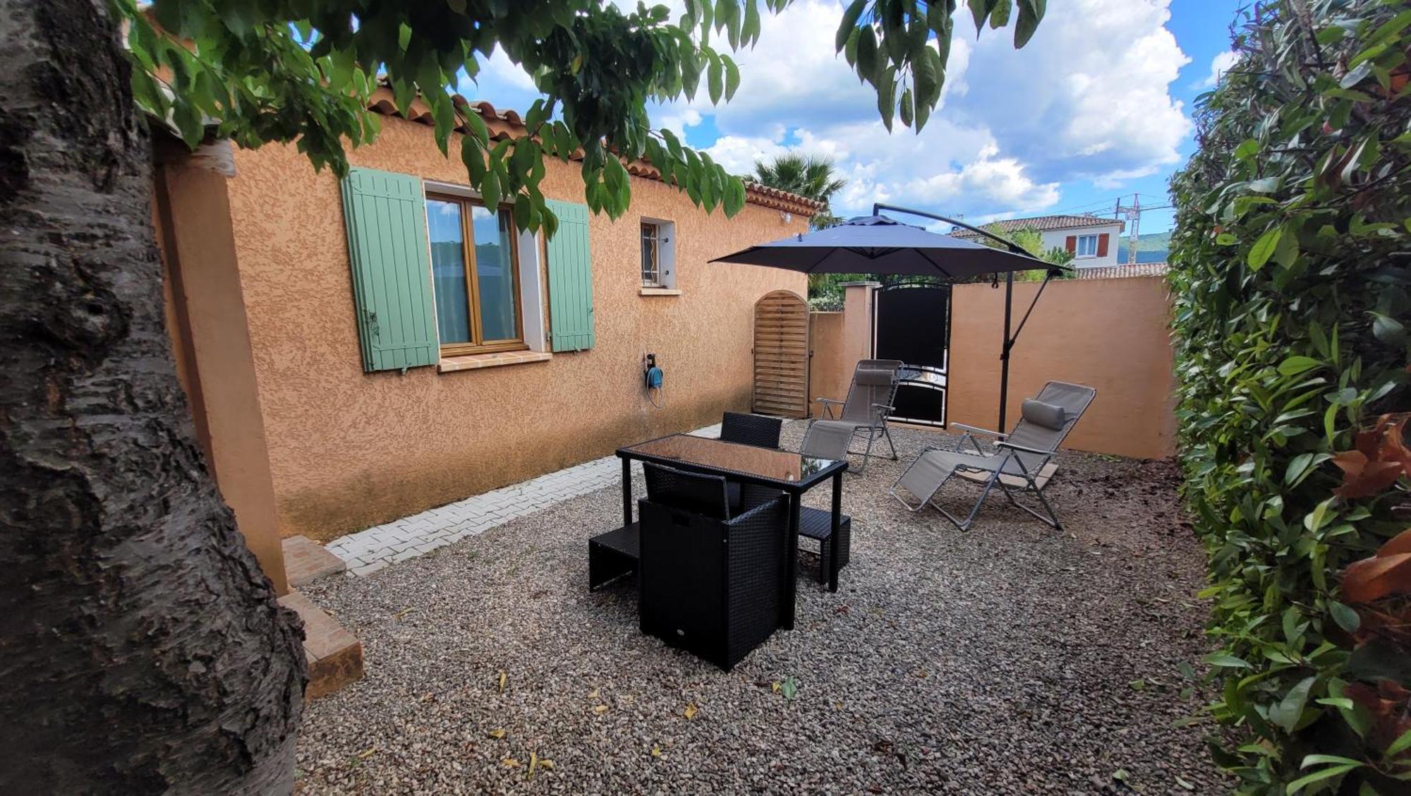 Le Petit Chez Nous Gite Climatise Jardin Pignans Bagian luar foto