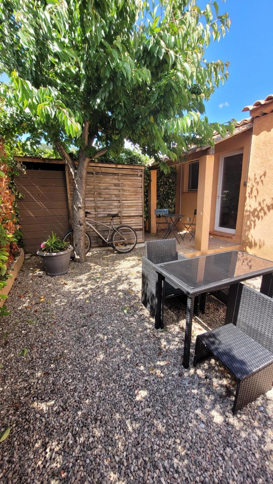 Le Petit Chez Nous Gite Climatise Jardin Pignans Bagian luar foto